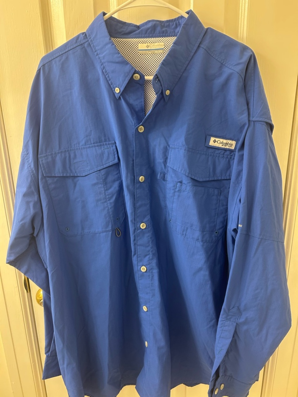Columbia Men's Button-Down Fishing Shirt in Royal Blue